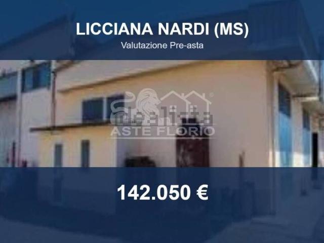 Capannone in vendita a Monti, Licciana Nardi