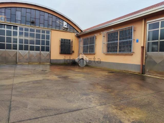 Capannone in vendita a Bariola, Caronno Pertusella
