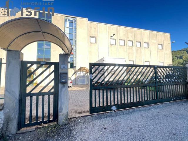 Capannone in vendita a Rende, Cosenza
