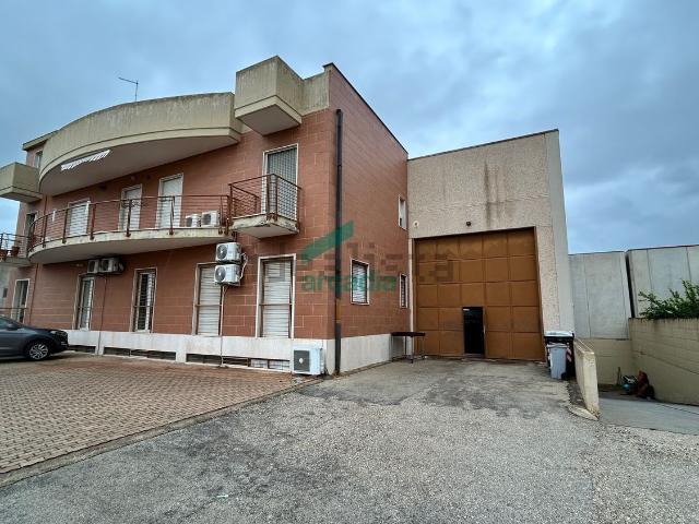 Capannone in vendita a Puglia, Bari