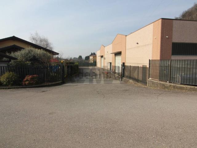 Capannone in vendita a Brenno Useria, Arcisate