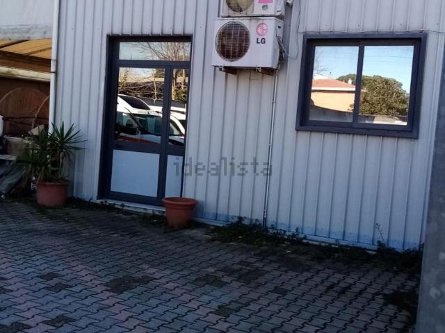 Capannone in vendita a Collesalvetti, Toscana