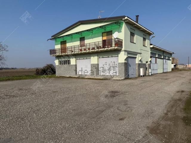 Capannone in vendita a Piemonte, Novara