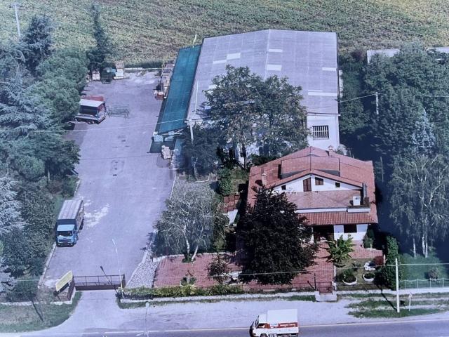 Capannone in vendita a Calcinate, Bergamo