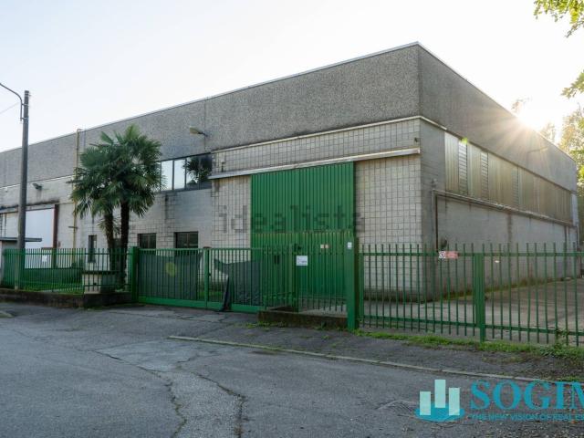 Capannone in vendita a Locate Varesino, Lombardia