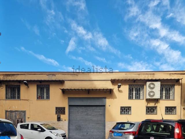 Capannone in vendita a Municipalità 3, Campania