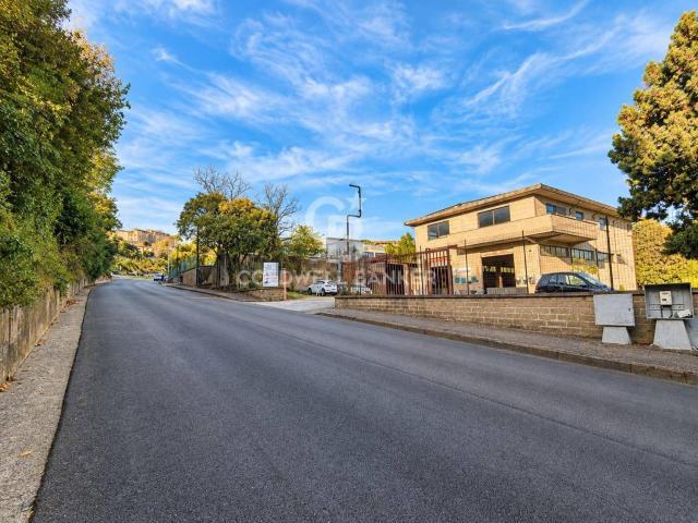 Capannone in vendita a Cevoli, Montefiascone