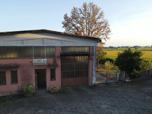 Capannone in vendita a Piemonte, Novara