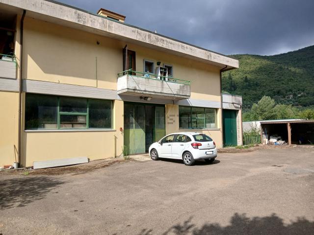Capannone in vendita a Unione di Comuni Valdarno e Valdisieve, Pontassieve