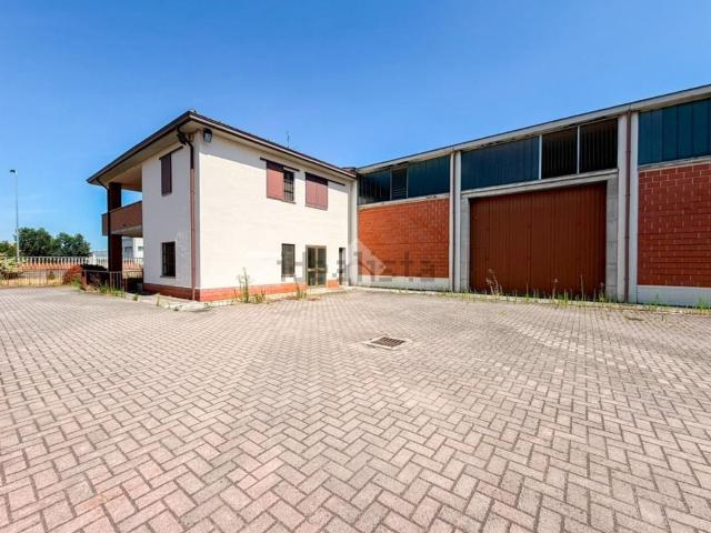 Capannone in vendita a Livraga, Lodi