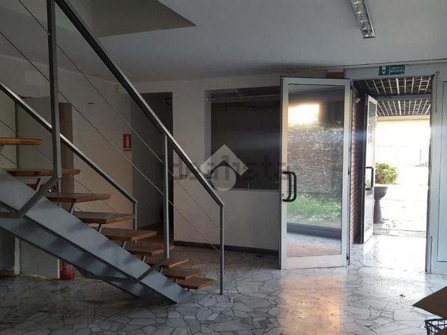 Capannone in vendita a Bariola, Caronno Pertusella