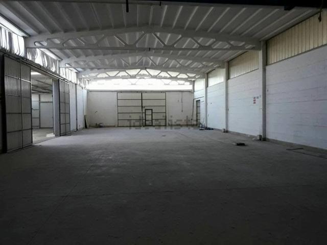 Capannone in vendita a Trani, Barletta-andria-trani