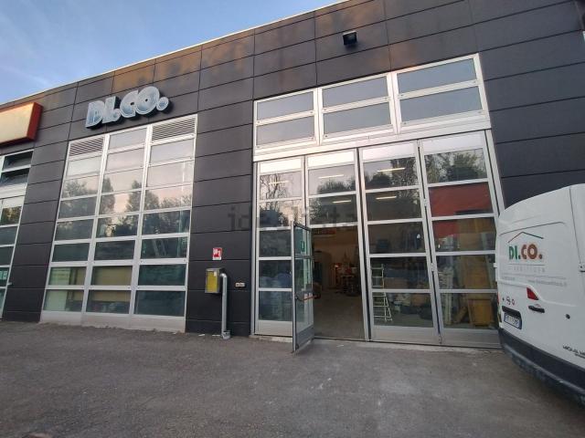 Capannone in vendita a Torrenova, Modena