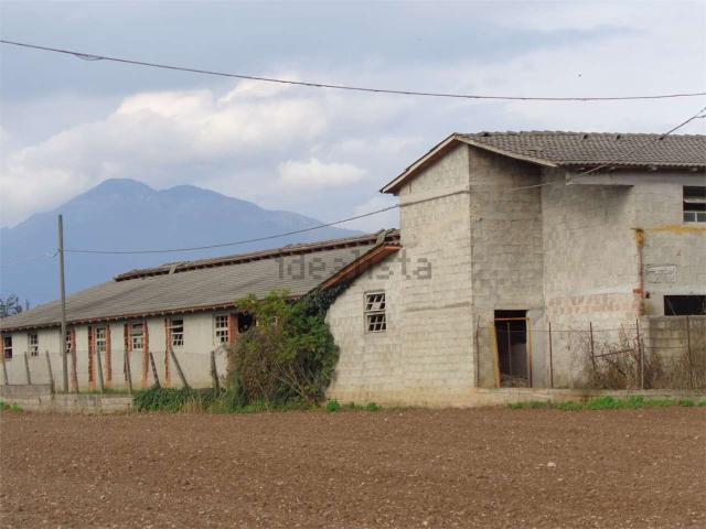 Capannone in vendita a Malo, Veneto