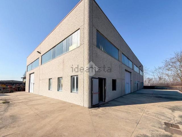 Capannone in vendita a Casalpusterlengo, Lombardia
