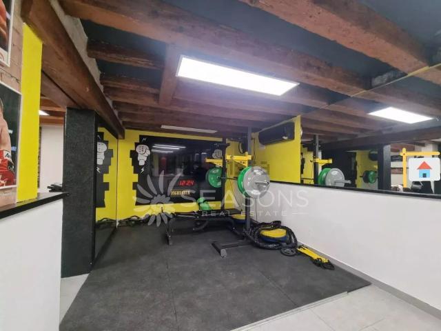 Capannone in vendita a Castello, Venezia