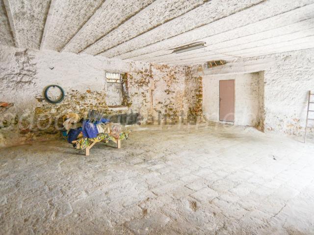 Capannone in vendita a San Genesio, Vado Ligure