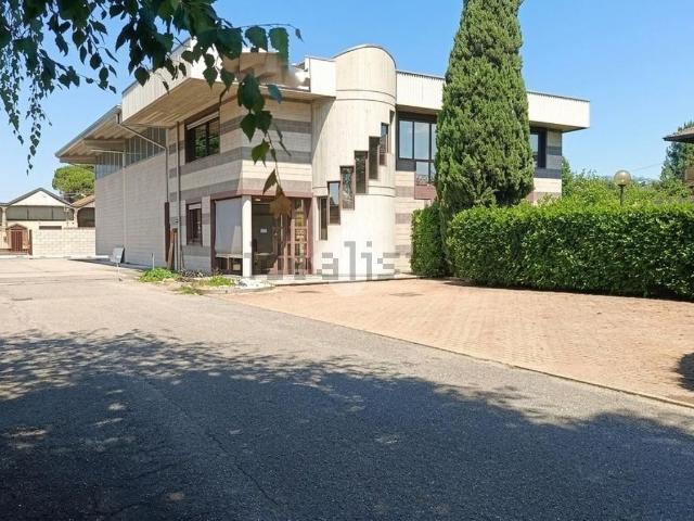 Capannone in vendita a Bergoro, Fagnano Olona