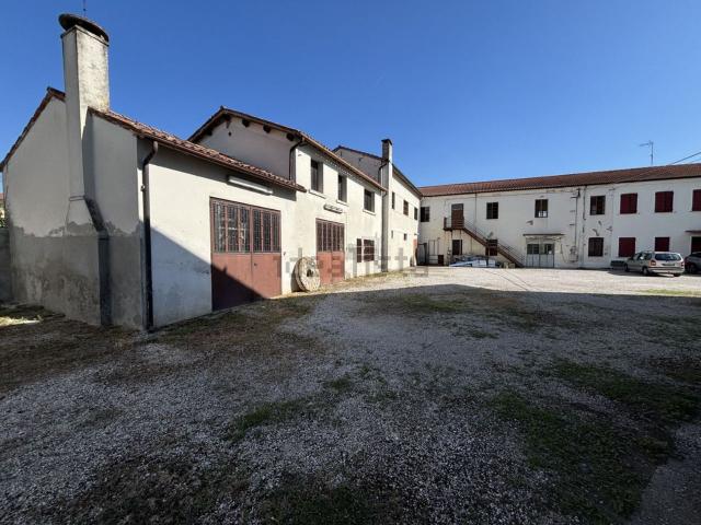 Capannone in vendita a Conselve, Veneto