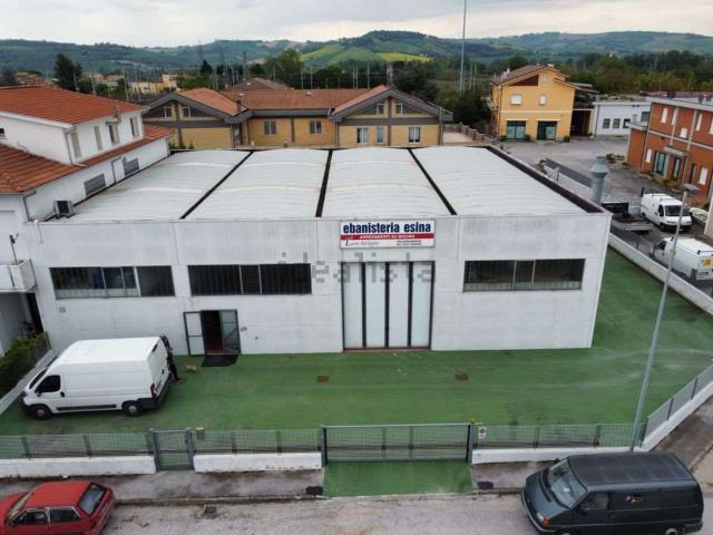 Capannone in vendita a Marche, Ancona