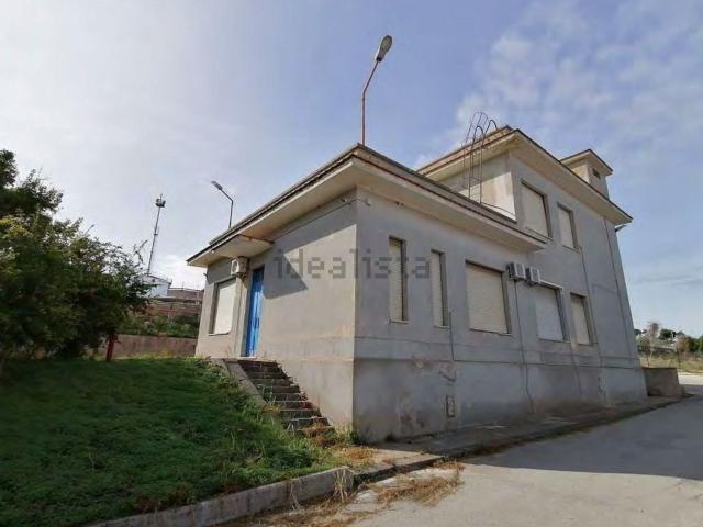 Capannone in vendita a Augusta, Sicilia