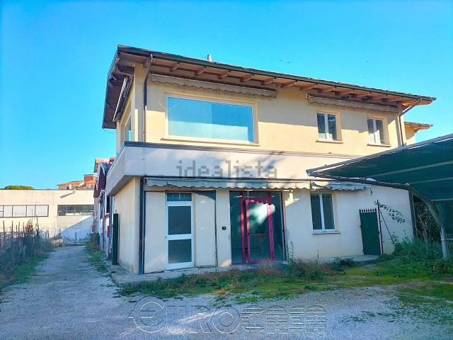 Capannone in vendita a Cenerente, Umbria