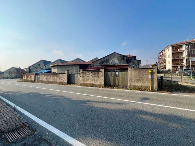 Capannone in vendita a Cerei, Piemonte
