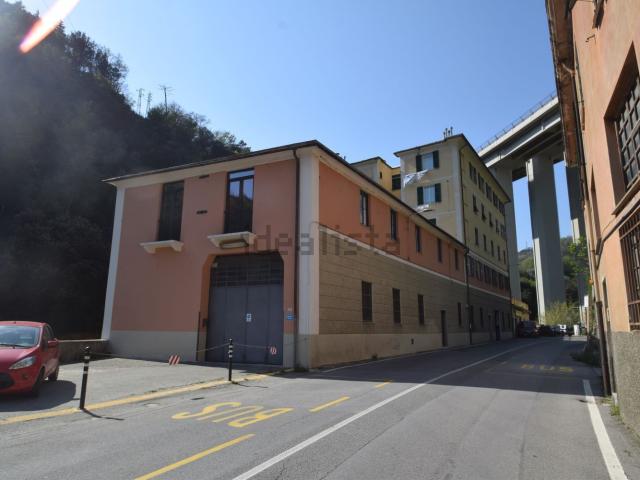 Capannone in vendita a Ponente, Serra Riccò