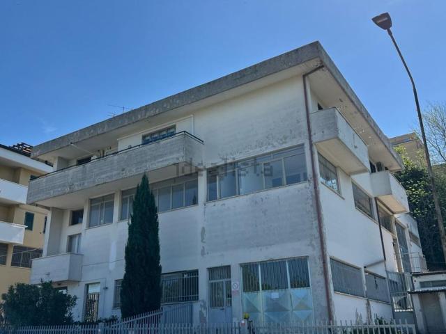 Capannone in vendita a Marche, Fermo