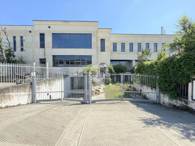Capannone in vendita a Comunità montana del Sebino bresciano, Monticelli Brusati