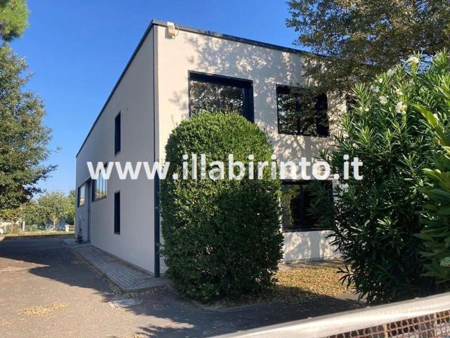 Capannone in vendita a Unione della Romagna Faentina, Faenza