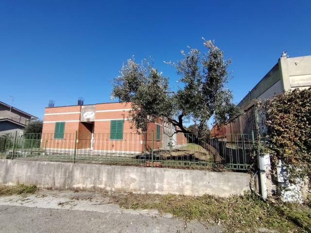 Capannone in vendita a Cori, Lazio