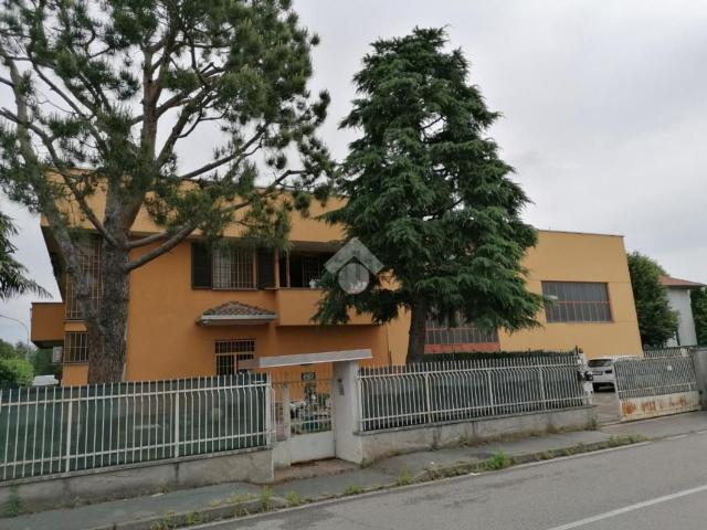 Capannone in vendita a Cerro Maggiore, Milano