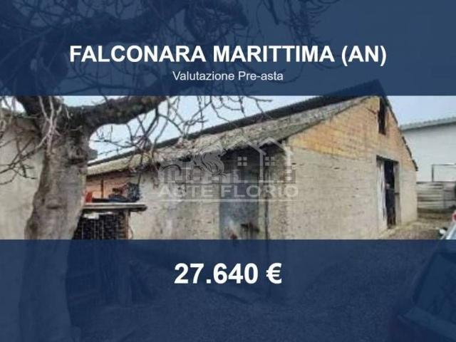 Capannone in vendita a Case UNRRA, Falconara Marittima