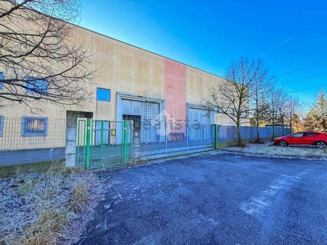 Capannone in vendita a Spaccone, Desio