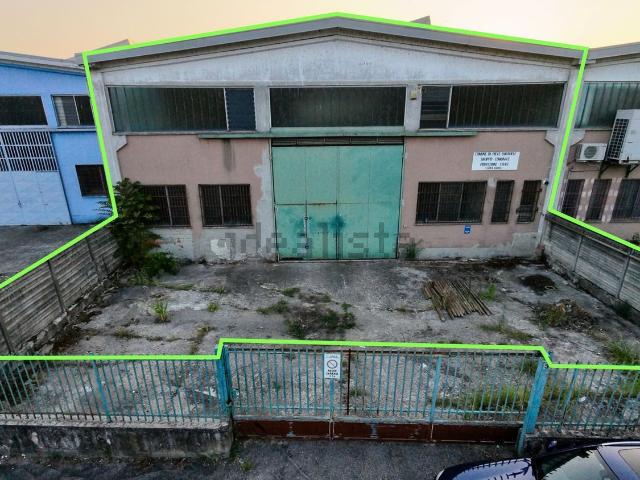 Capannone in vendita a Fizzonasco, Pieve Emanuele