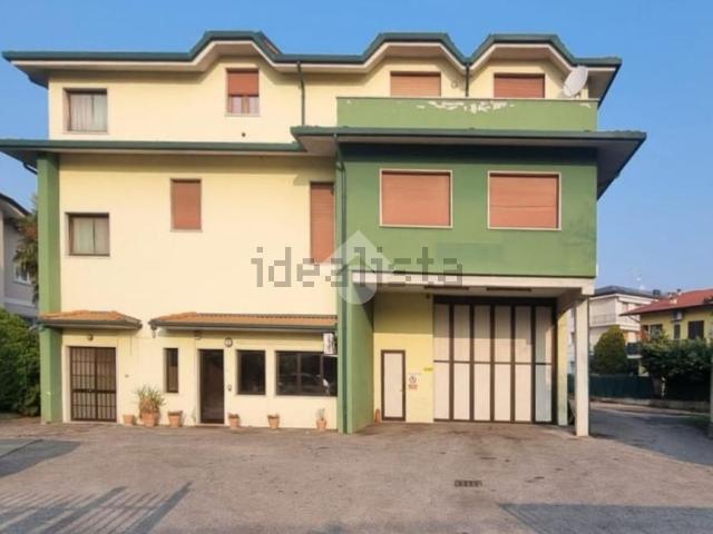 Capannone in vendita a Flero, Lombardia