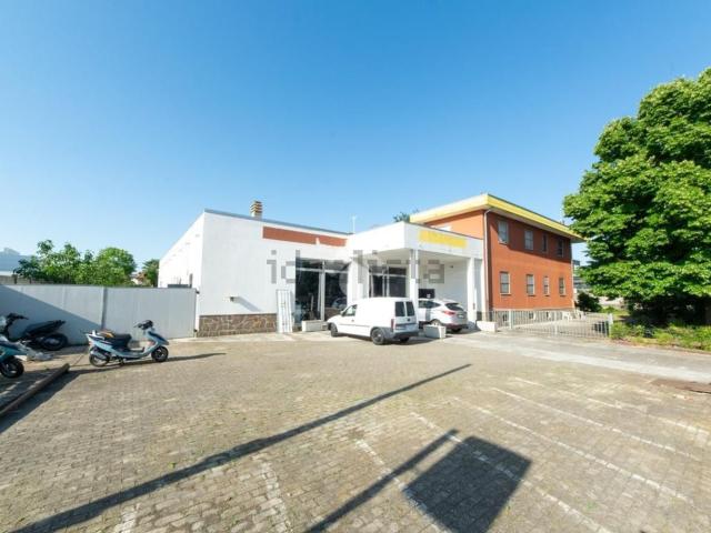 Capannone in vendita a Porta Milano, Casale Monferrato