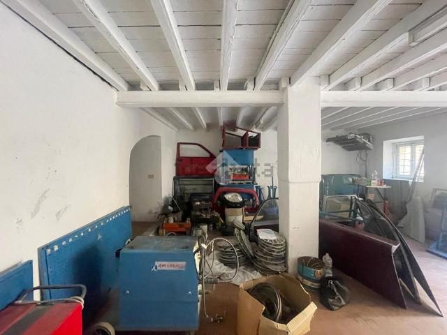 Capannone in vendita a Serro, Genova