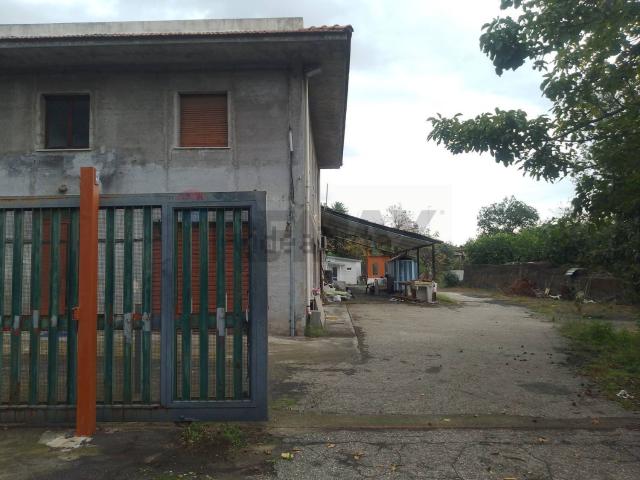 Capannone in vendita a Sciara, Giarre