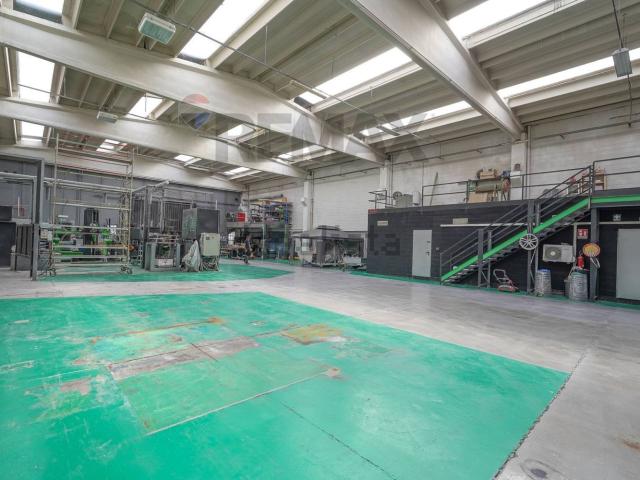 Capannone in vendita a Zona Industriale Est, Mornico al Serio