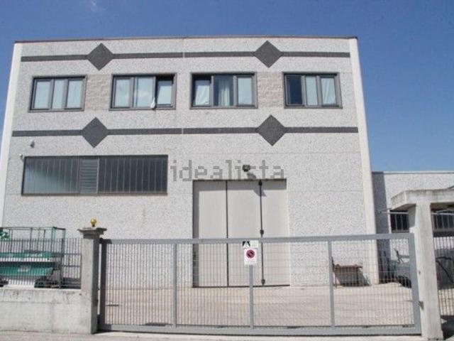 Capannone in vendita a Chieti Scalo, Chieti