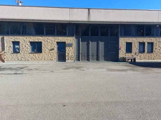 Capannone in vendita a Fecchio, Cantù