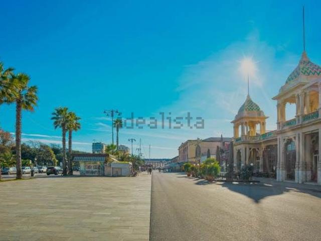 Capannone in vendita a Viareggio, Toscana