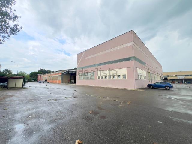 Capannone in vendita a Abbiategrasso, Lombardia