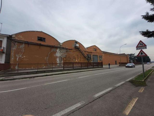 Capannone in vendita a Ostellato, Reggio Emilia