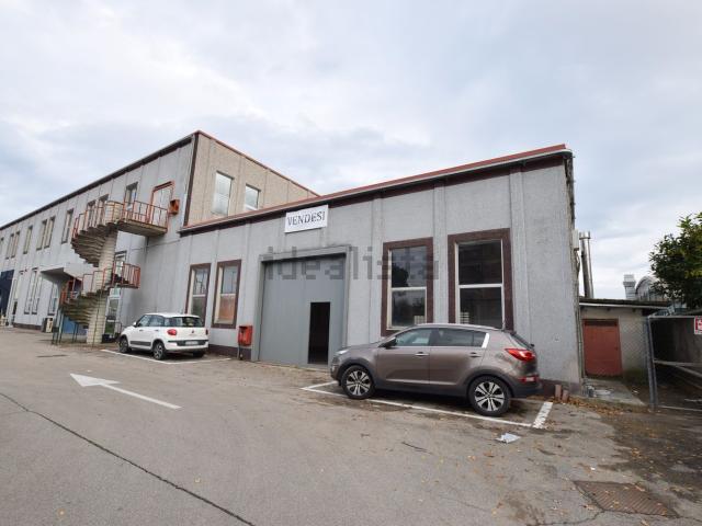 Capannone in vendita a Quarrata, Olmi