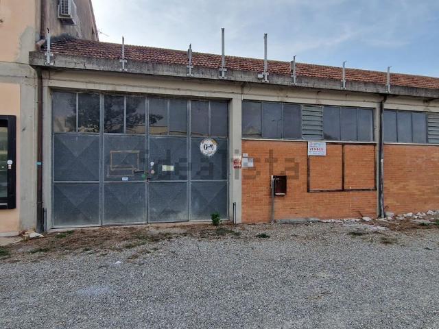 Capannone in vendita a Casciana Terme Lari, Cevoli