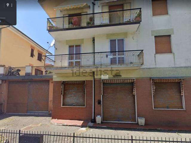 Capannone in vendita a Montoggio, Liguria