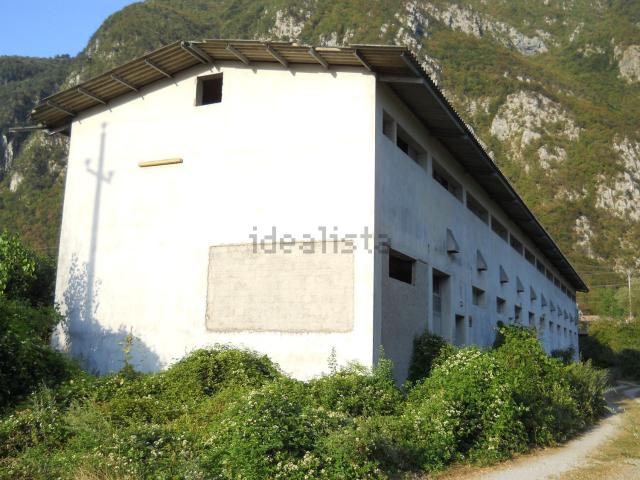 Capannone in vendita a Venzone, Friuli-Venezia Giulia